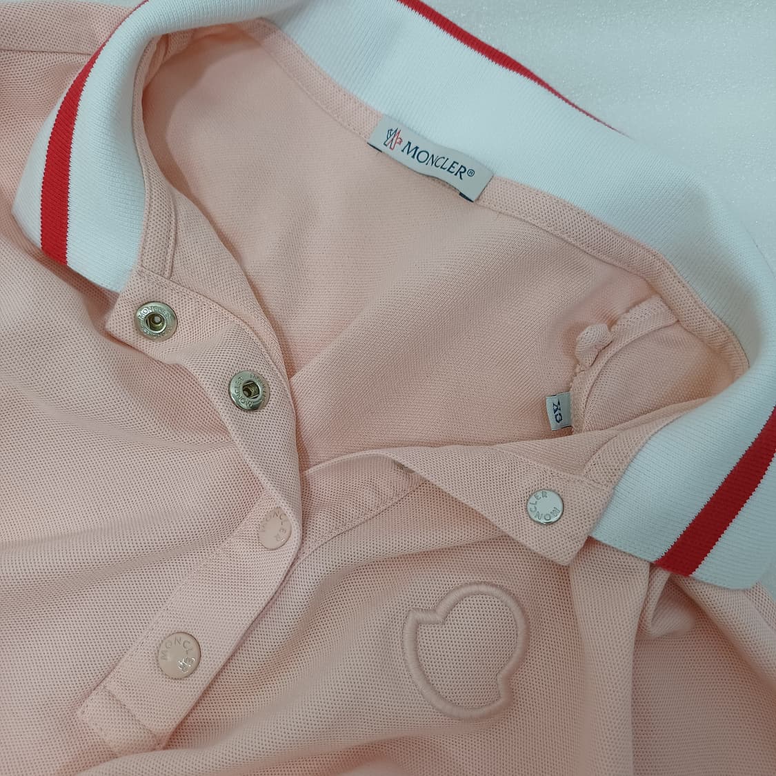 정품 몽클레어 크롭 카라 반팔 티 여성 XS S 훌륭 큐티 사랑봉봉 상품이미지3