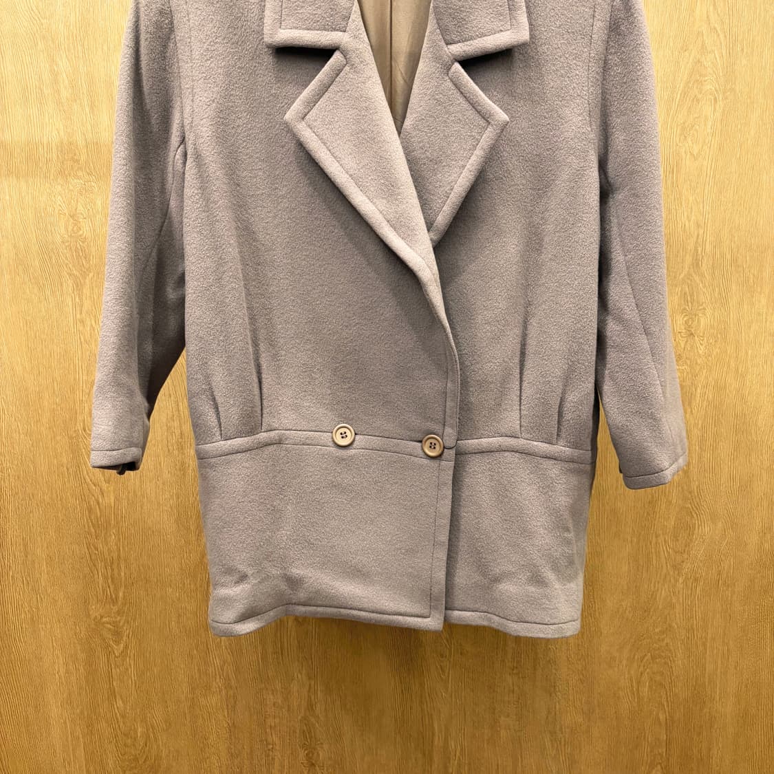 입생로랑 디퓨전 펨므 울 코트 클래식 노치드 라펠 더블 버튼 디테일 퍼플 상품이미지5