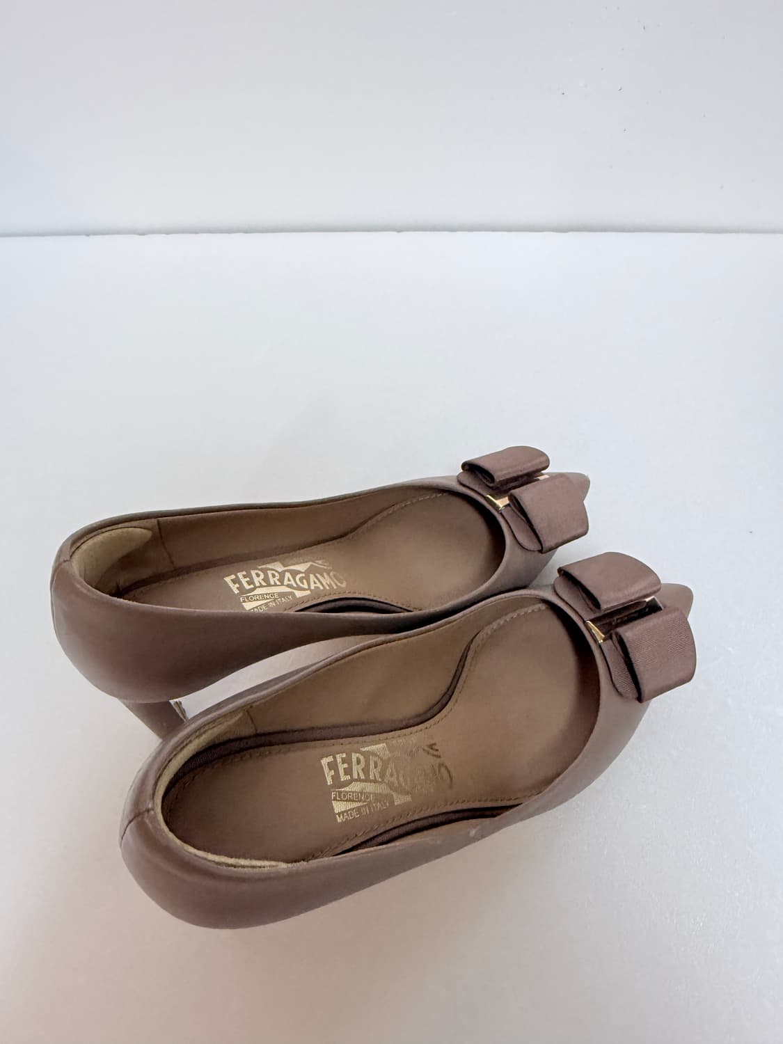 Salvatore Ferragamo 페라가모 바라 리본펌프스 베이지230 상품이미지4