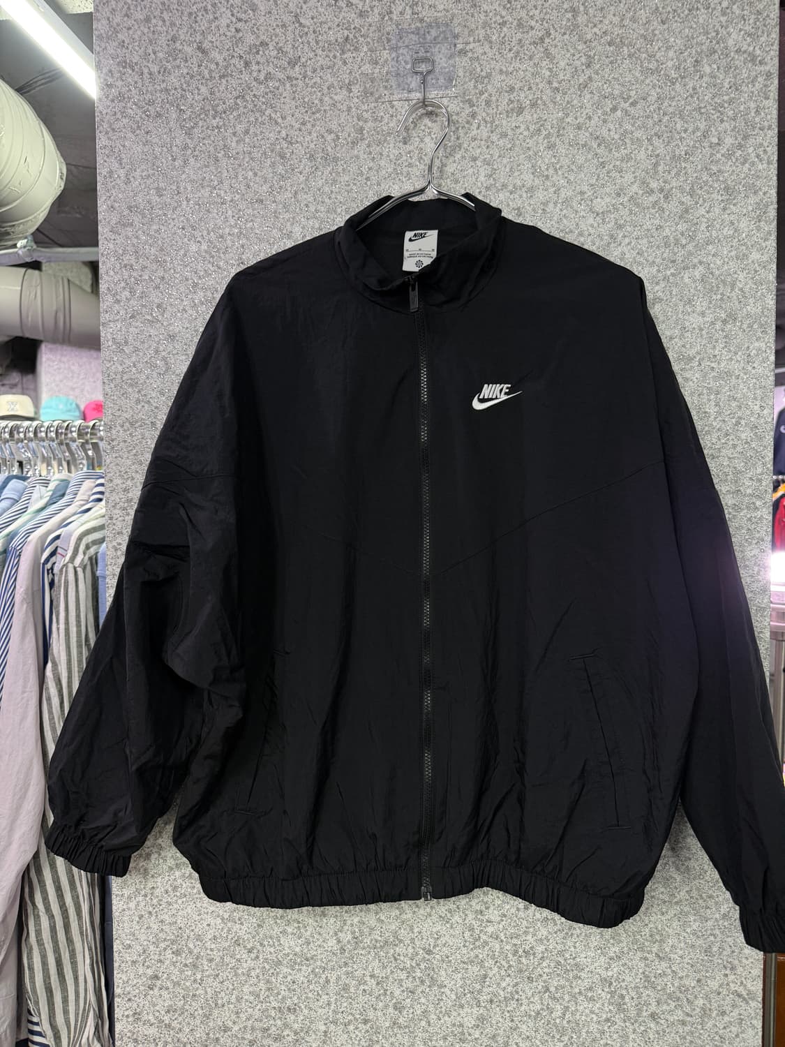 나이키 블랙 스우시 로고 바람막이 자켓 B4367 상품이미지2