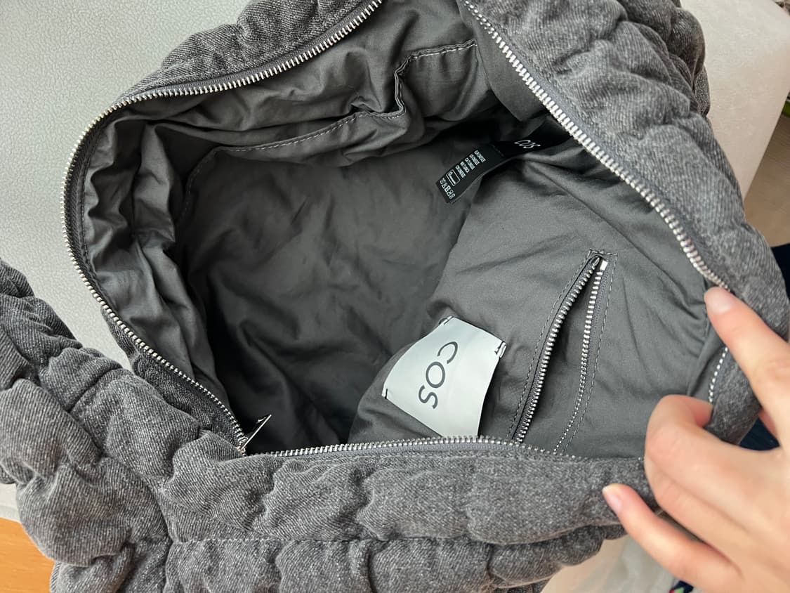 코스 COS 퀼팅백 오버사이즈 (그레이데님) 상품이미지4