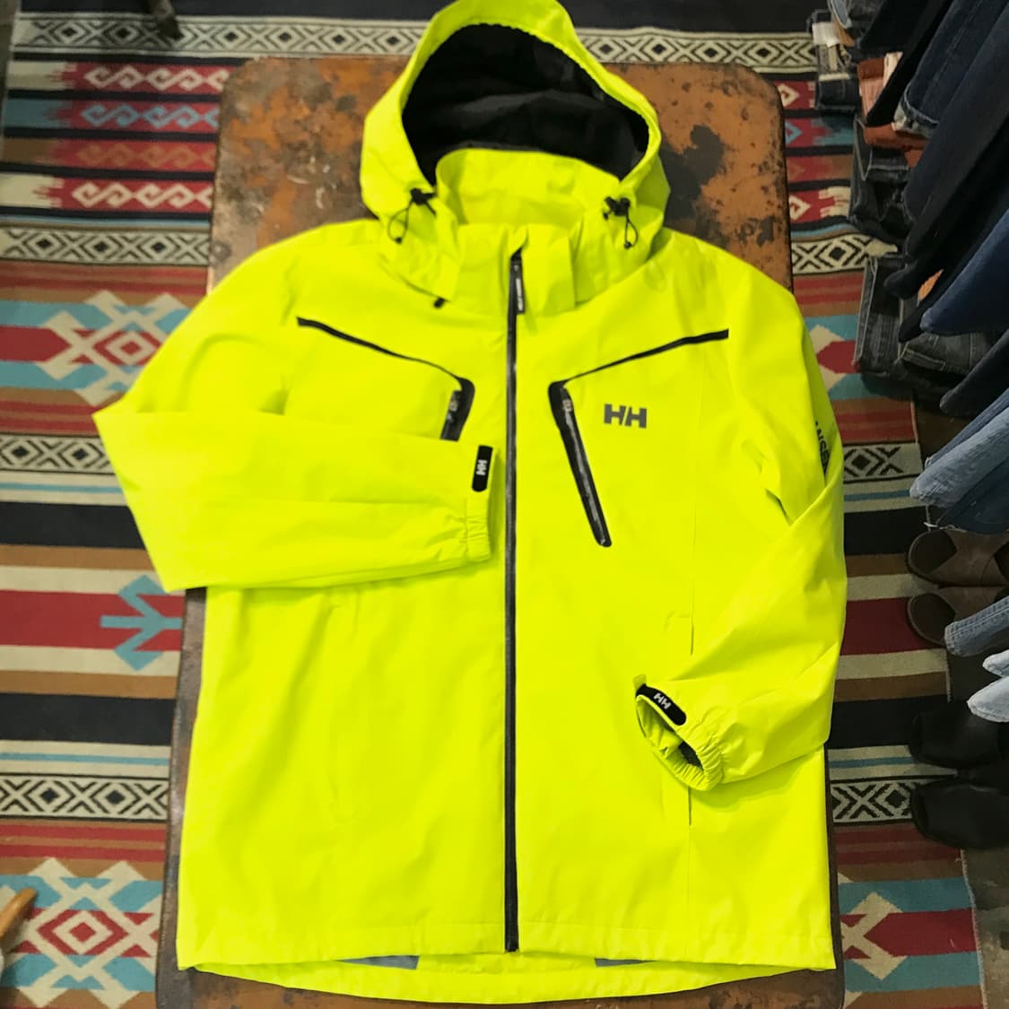헬리한센 형광 옐로 후드 윈드브레이커 자켓 남성 105 110 상품이미지1