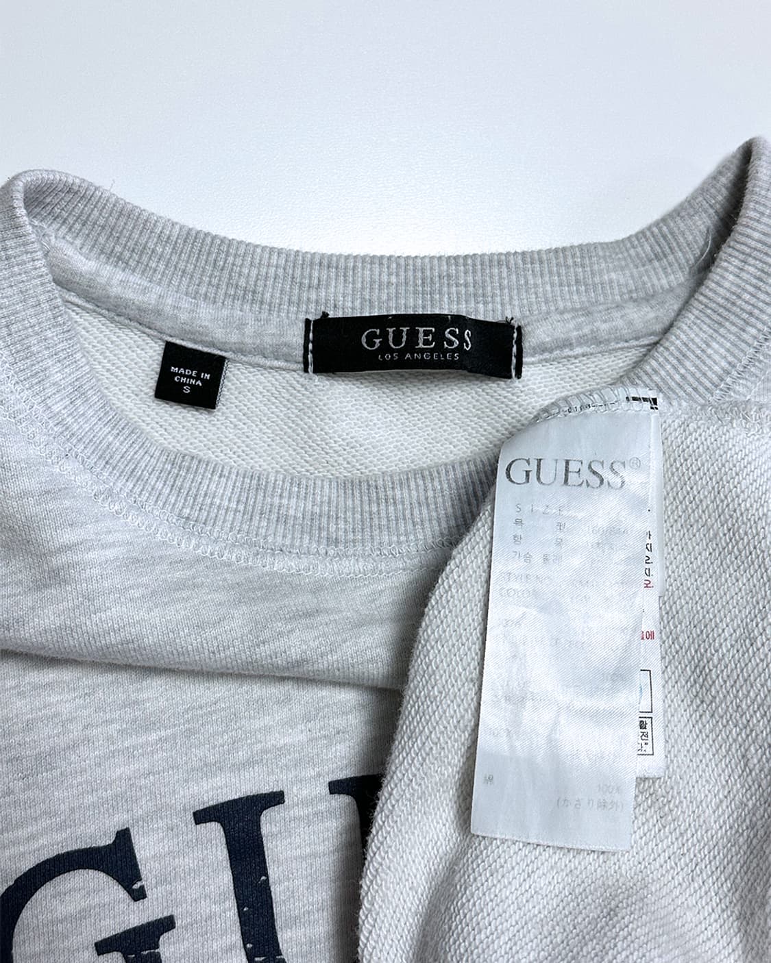 게스 크롭 맨투맨 멜란지 화이트 상품이미지3