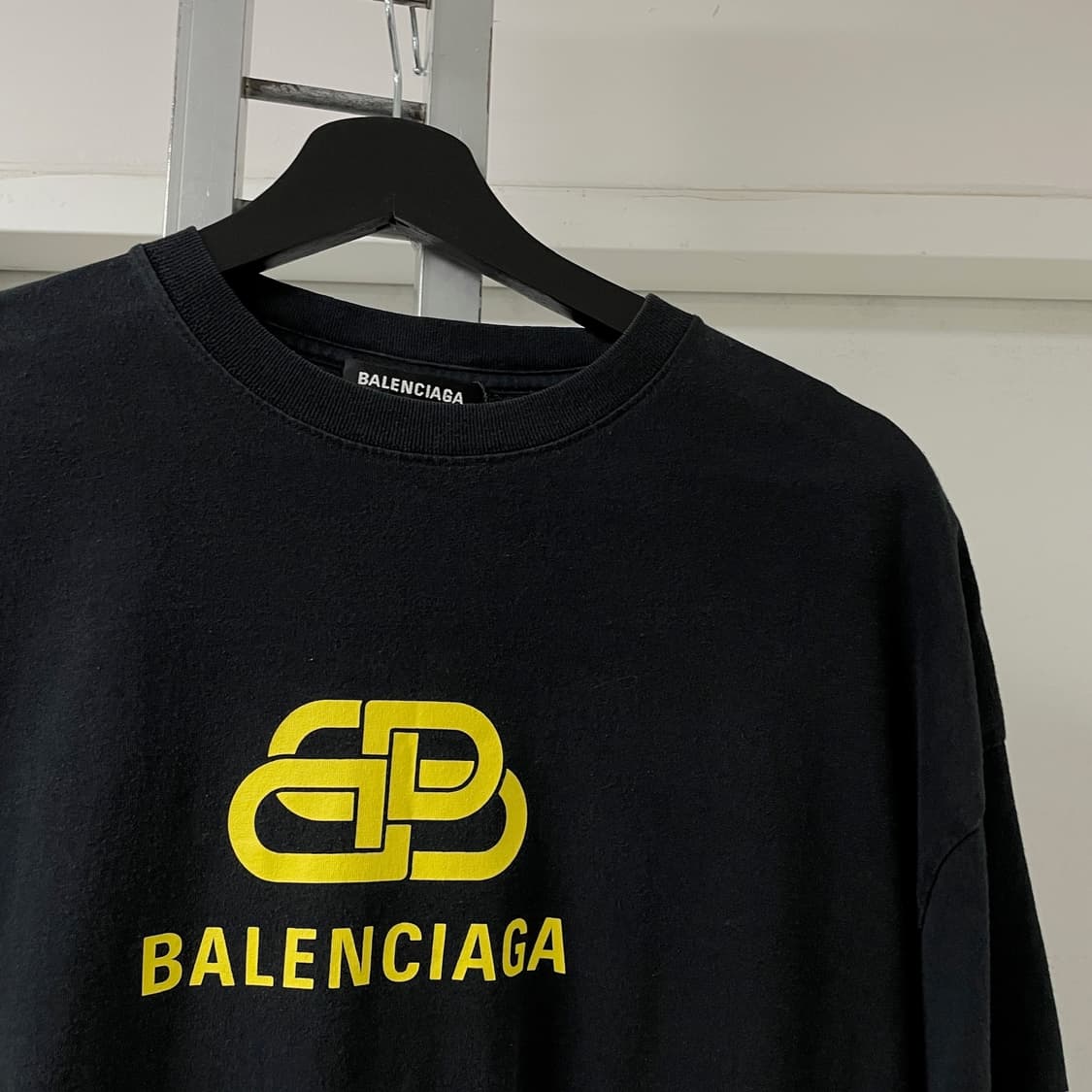 발렌시아가 블랙 반팔 티셔츠 M 상품이미지4