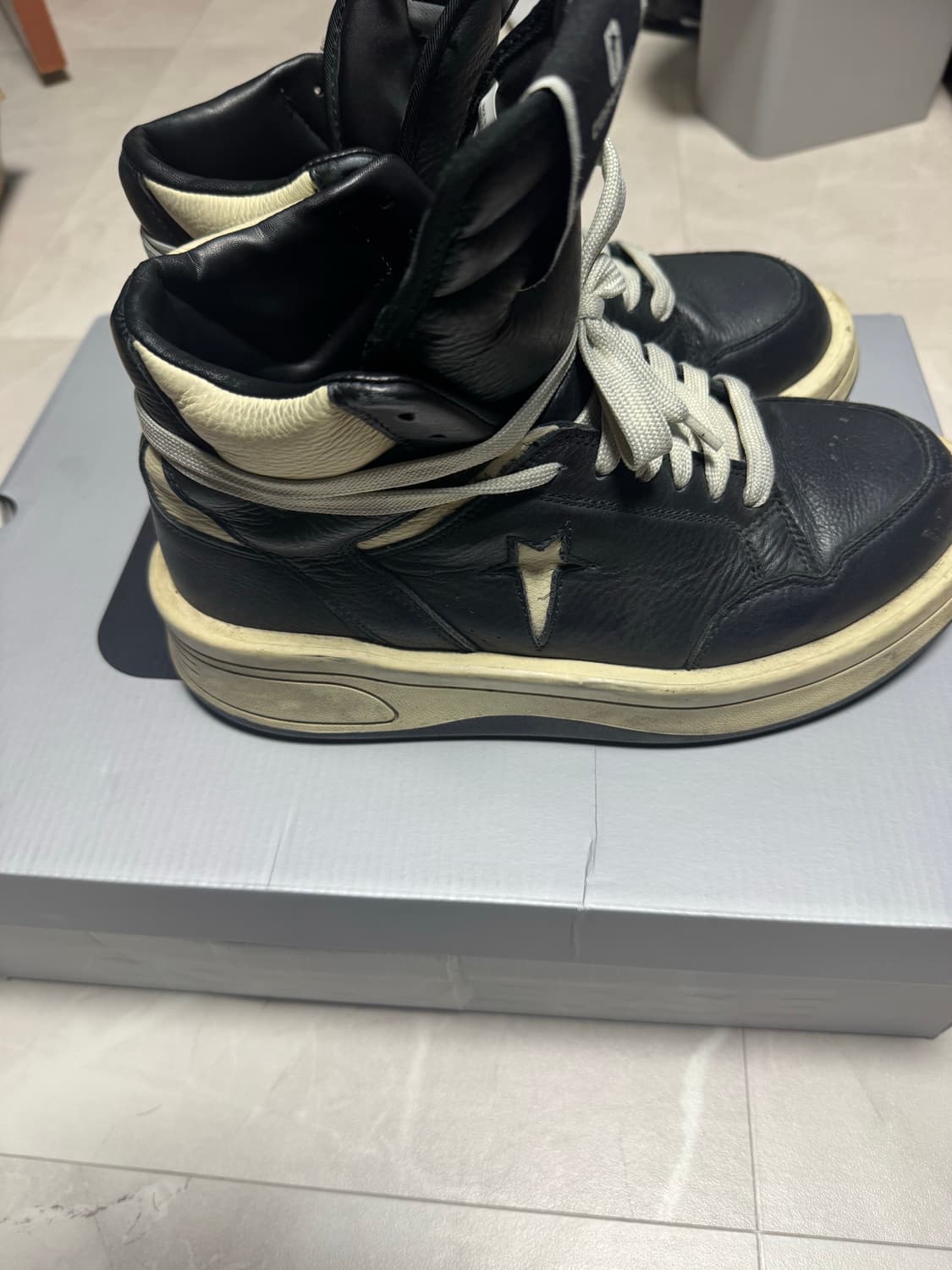 릭오웬스 다크쉐도우X컨버스 터보웨폰 블랙 크림 280사이즈 상품이미지3