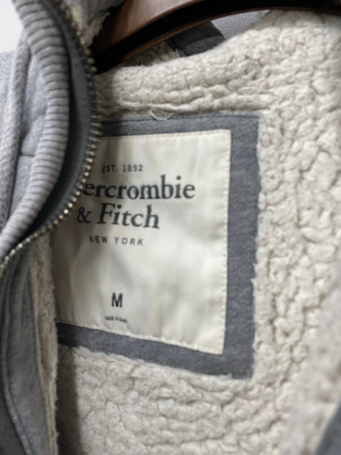 아베크롬비 앤 피치 차콜 그레이 양털안감 후드집업 H1248 상품이미지4