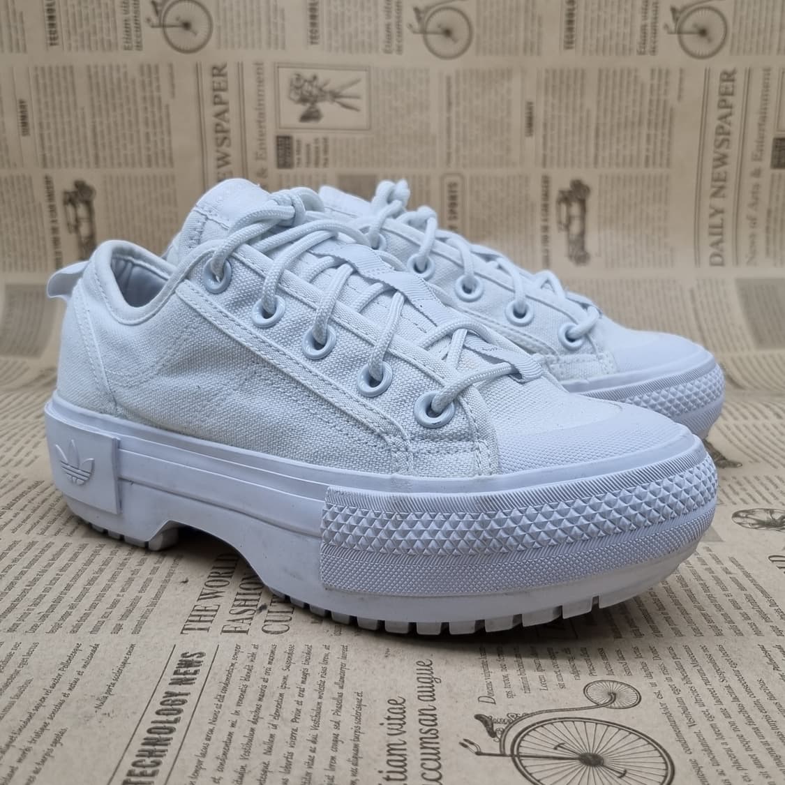 아디다스 니짜 트랙 로우 여성스니커즈225 상품이미지1