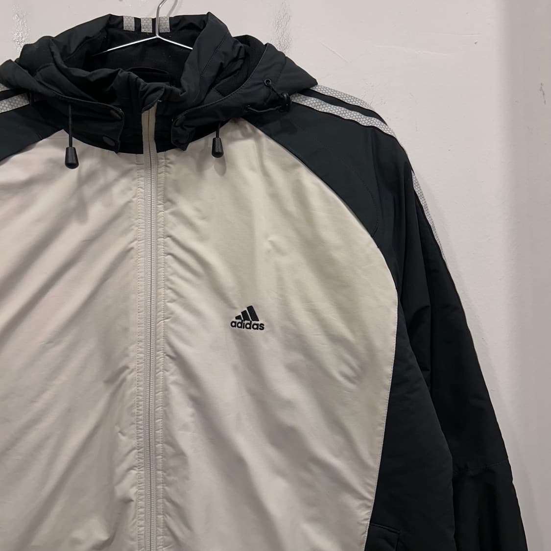 아디다스 올드스쿨 다이나믹 클래식 누빔 바람막이 상품이미지1