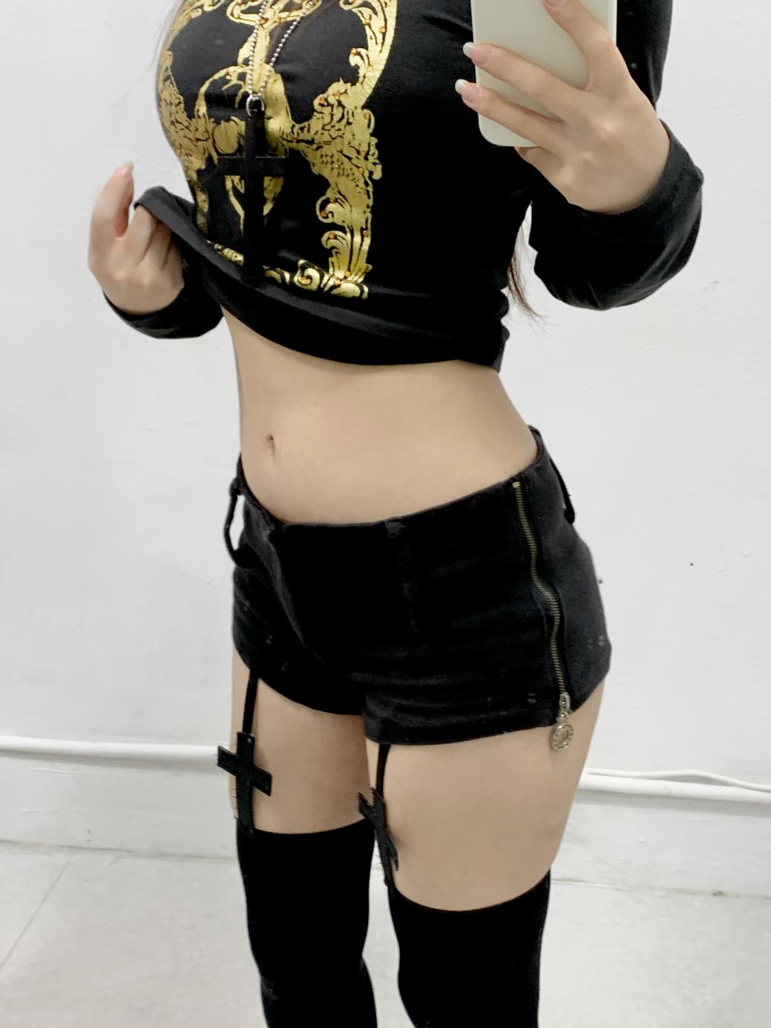 [SPICY] 오네갸루 펑크 y2k 골드 참 지퍼 마이크로 숏츠 상품이미지1