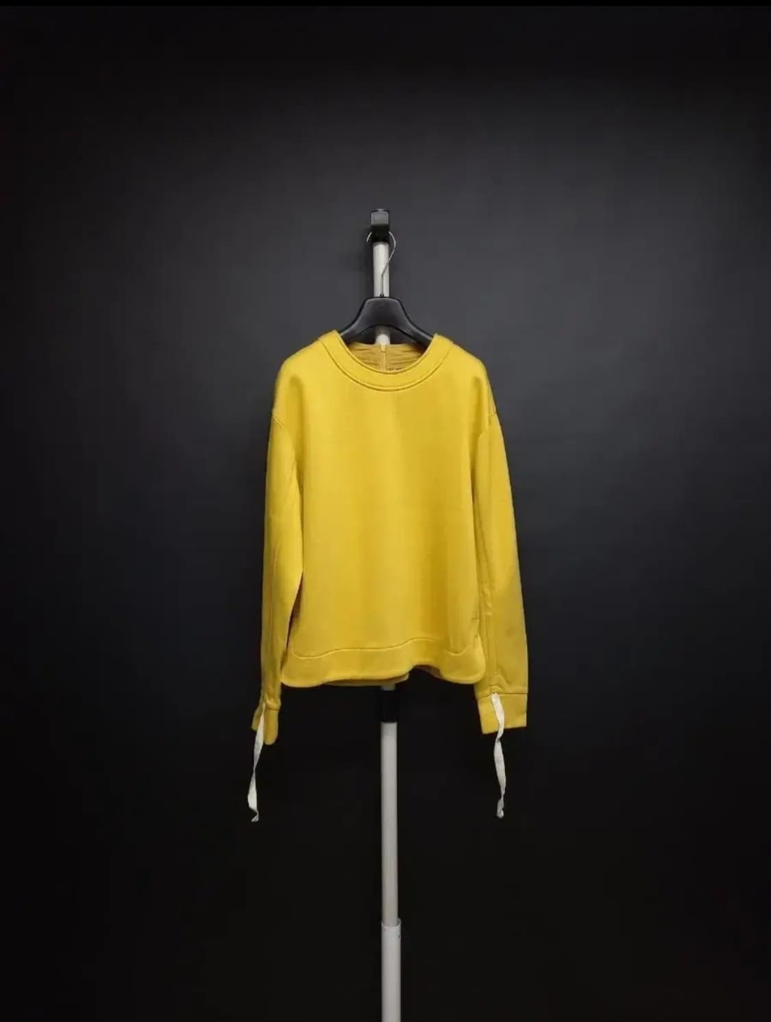 세컨플로어 얇은 네오프렌 맨투맨 55.66 상품이미지1