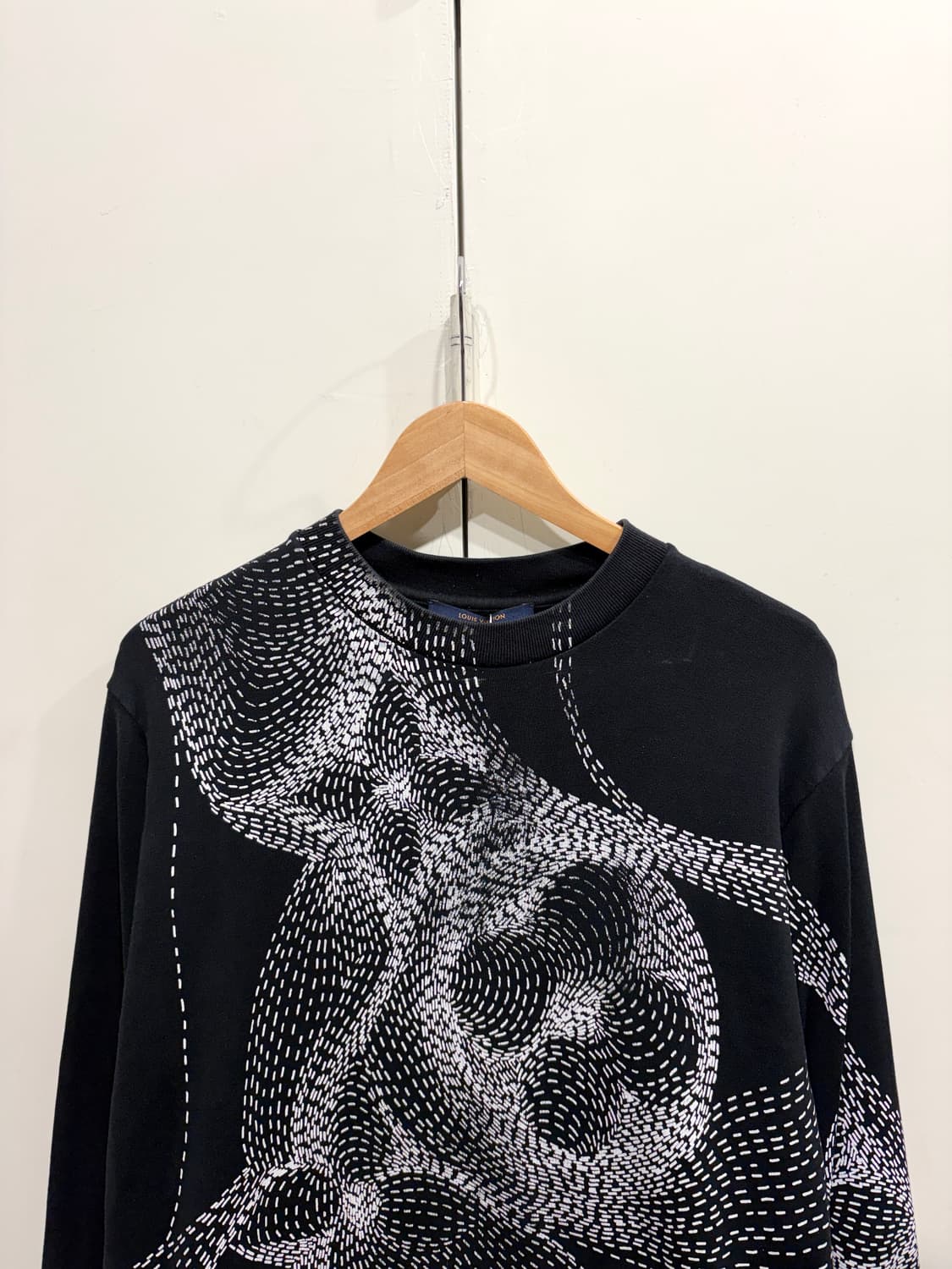 루이비통 플라워 프린트 스웻 셔츠 상품이미지3