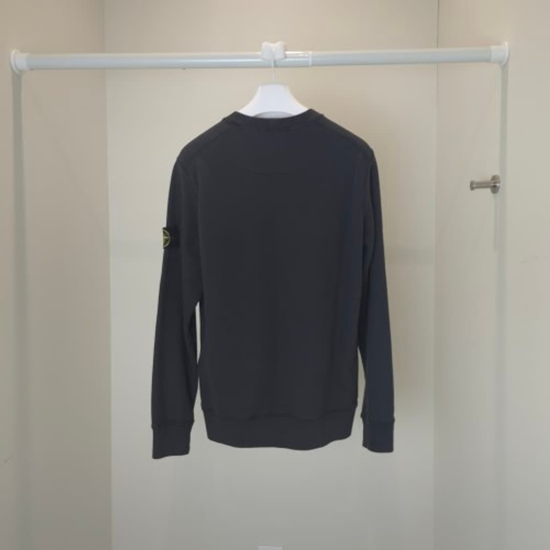 [정품/중고] 스톤아일랜드 맨투맨 다크그레이 상품이미지2