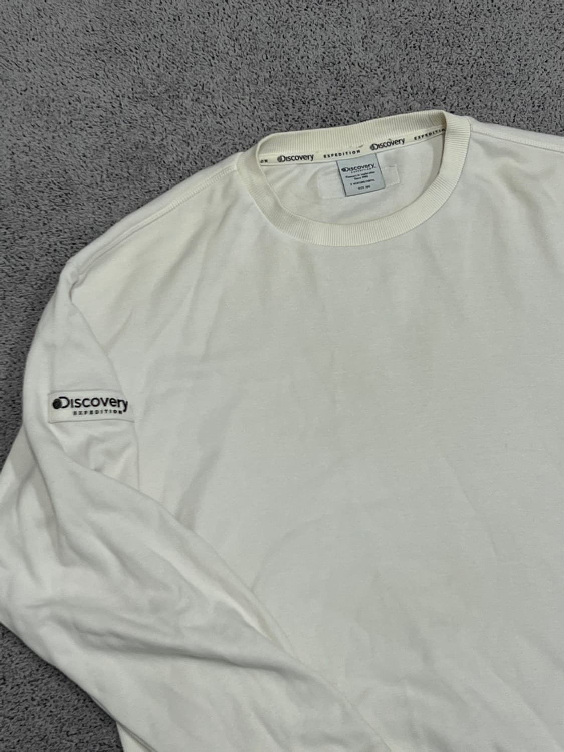 (105) 디스커버리 맨투맨 아이보리 상품이미지3