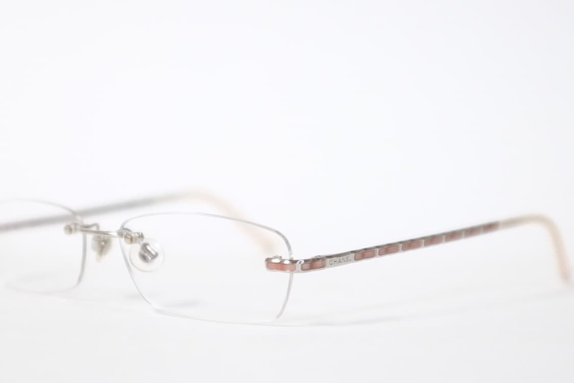 CHANEL 샤넬 빈티지 무테 실버 핑크 안경 상품이미지4
