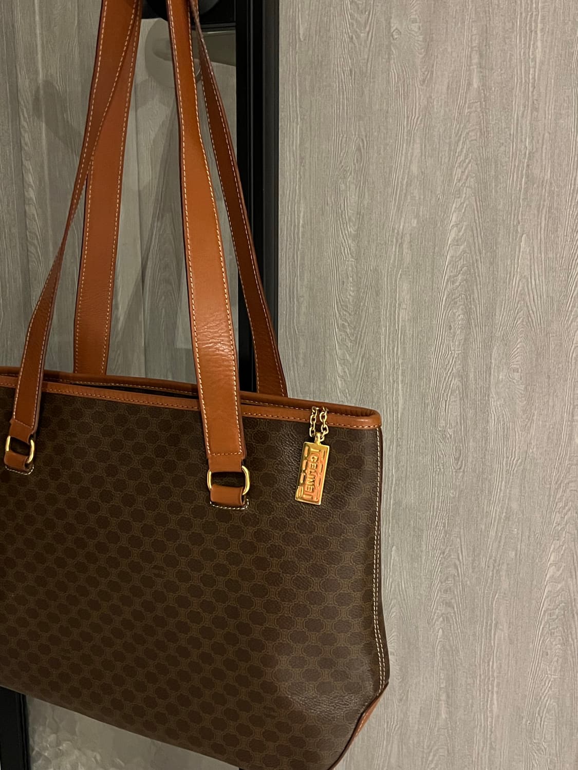 셀린느 마카담 롱 숄더백 상품이미지4