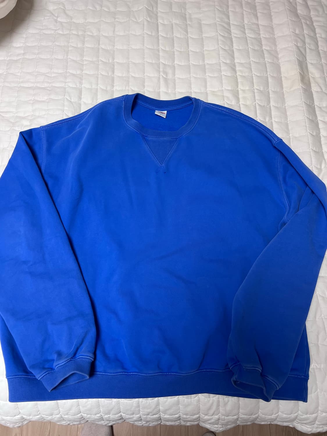 [L] 블랙아웃 갤러리아 별주 스웻셔츠 상품이미지2