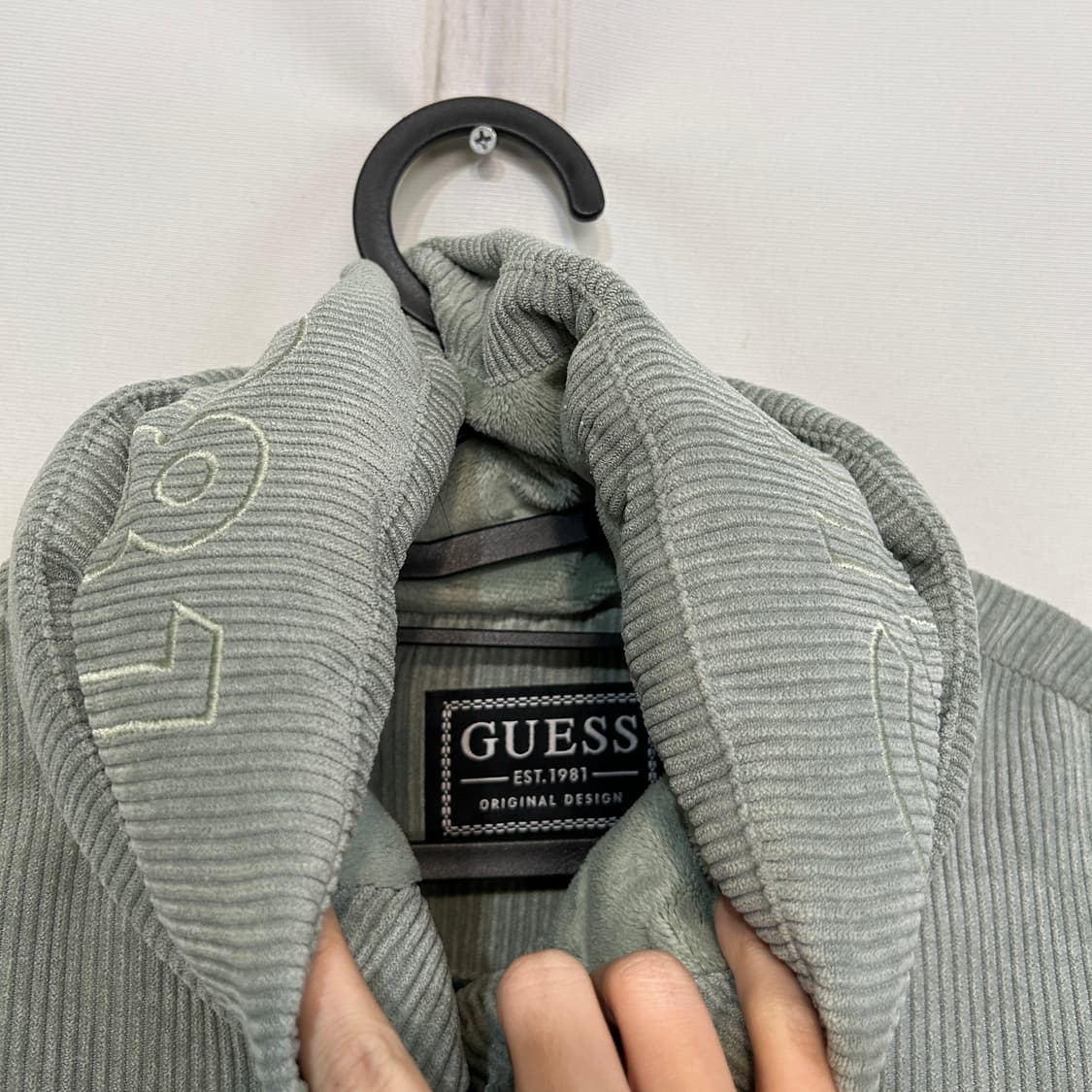 게스 코듀로이 하이넥 푸퍼 패딩 85 수지패딩 상품이미지5