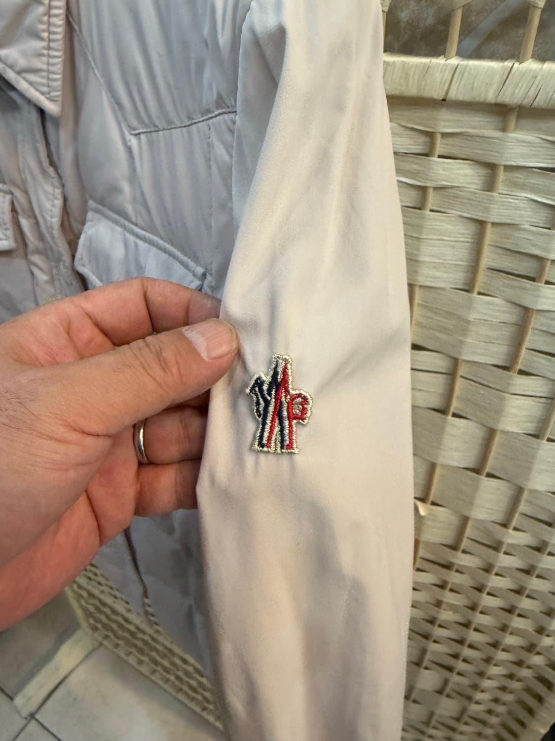 1/44-55 정품 몽클레어 경량패딩 팝니다 상품이미지2