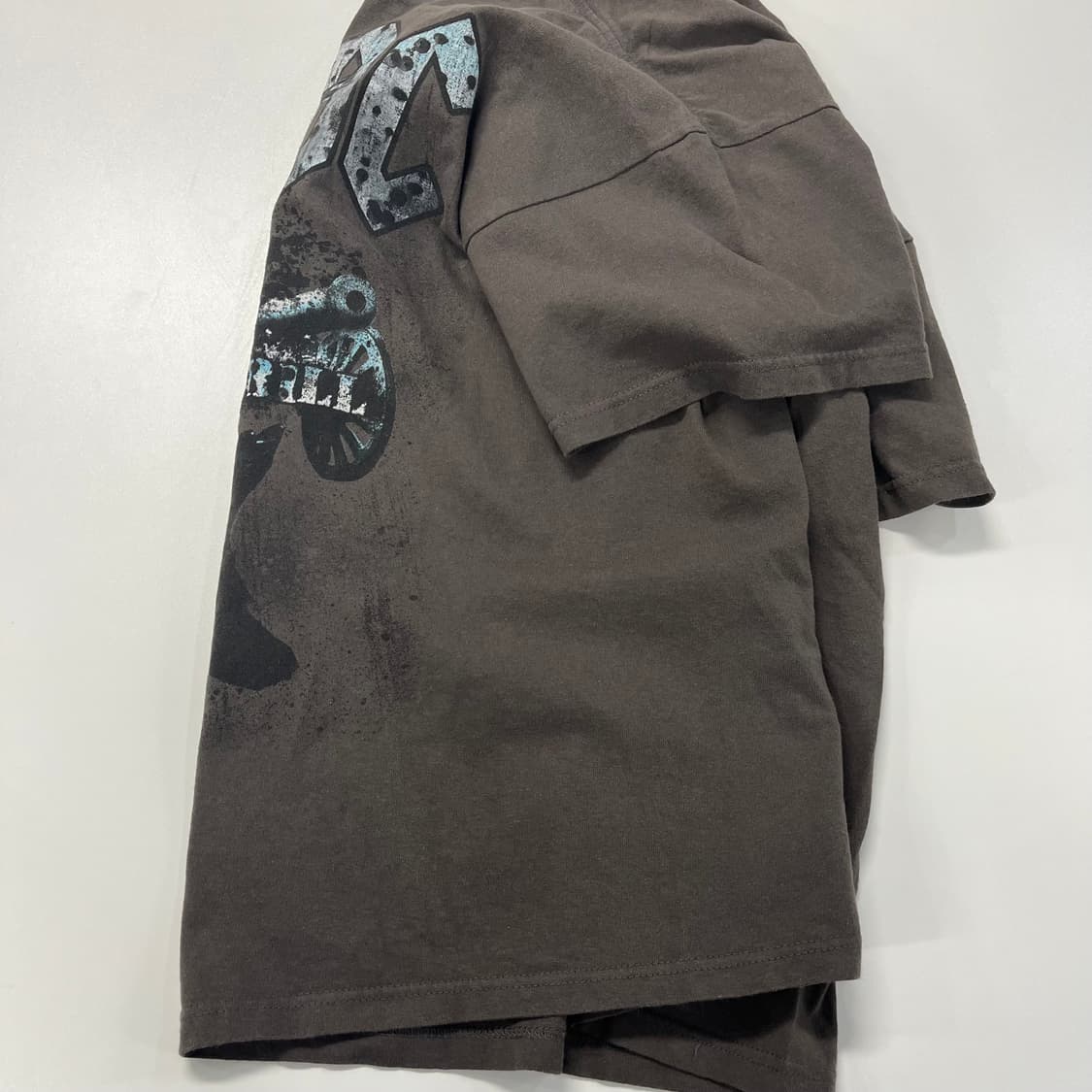 [L] AC/DC 아이언맨2 협업 빈티지 그래픽 반팔 티셔츠 브라운 상품이미지4