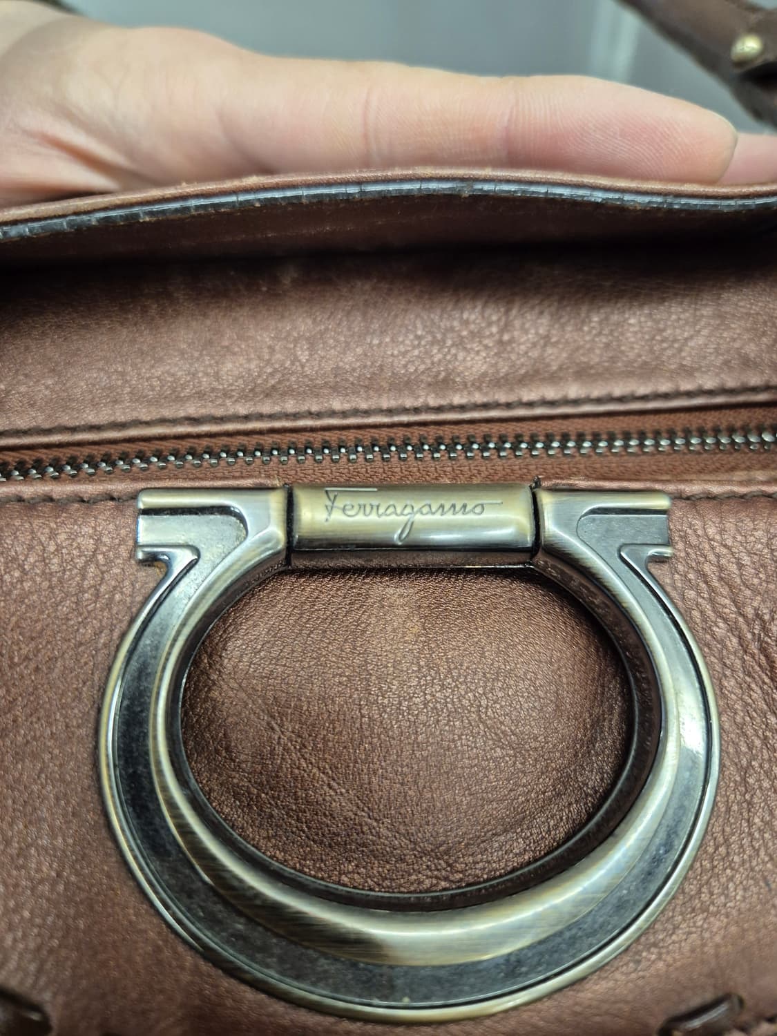 페라가모 간치니 토트백 브라운 상품이미지4