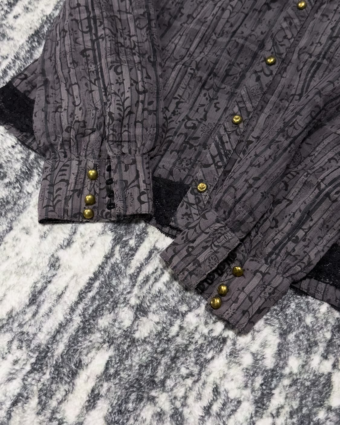 {UNKNOWN} Gothic Pattern Lace Hem Shirt  상품이미지7