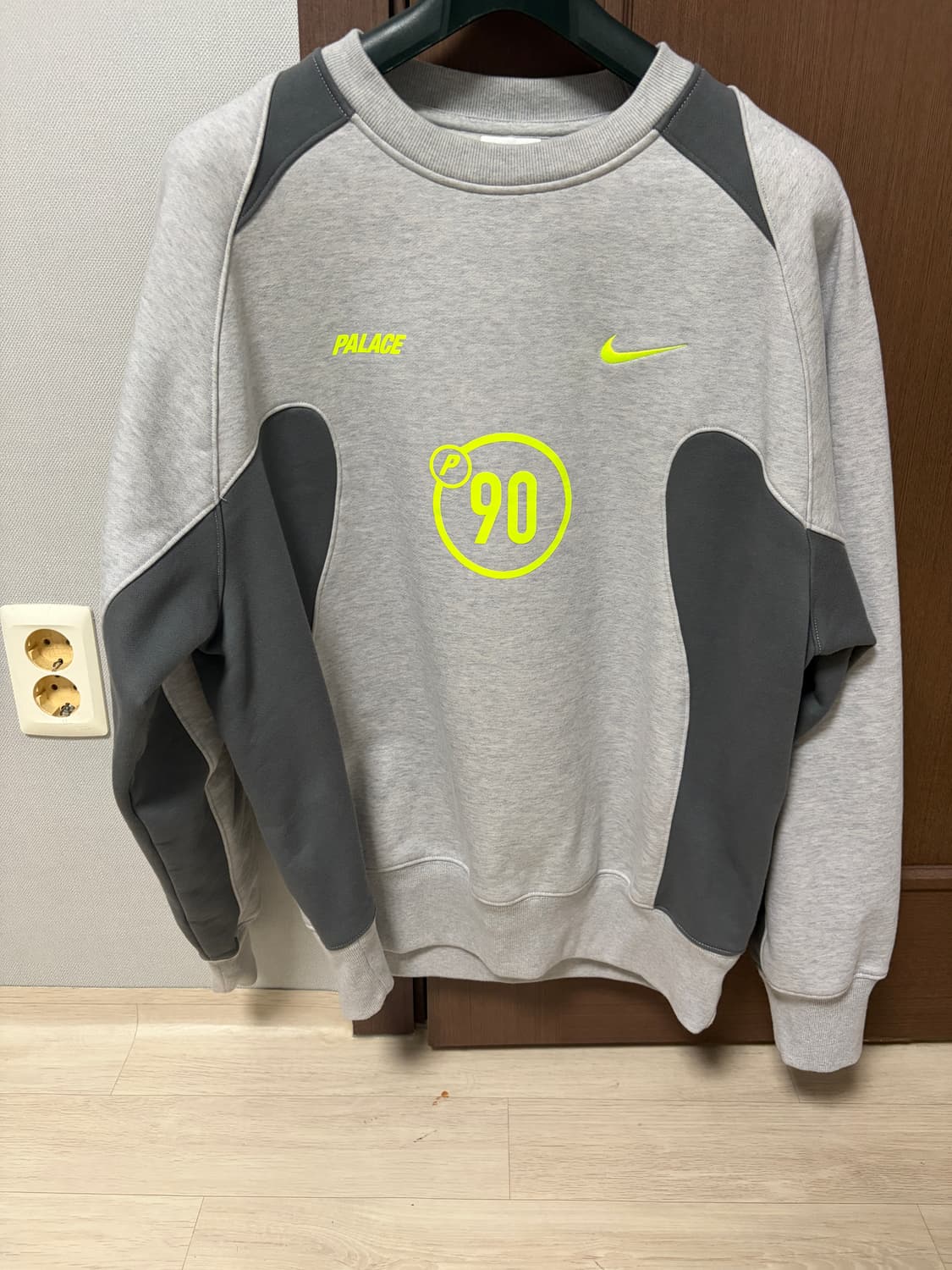 [판매] 팔라스 x 나이키 토탈 P90 크루 그레이 말 -25w 상품이미지1