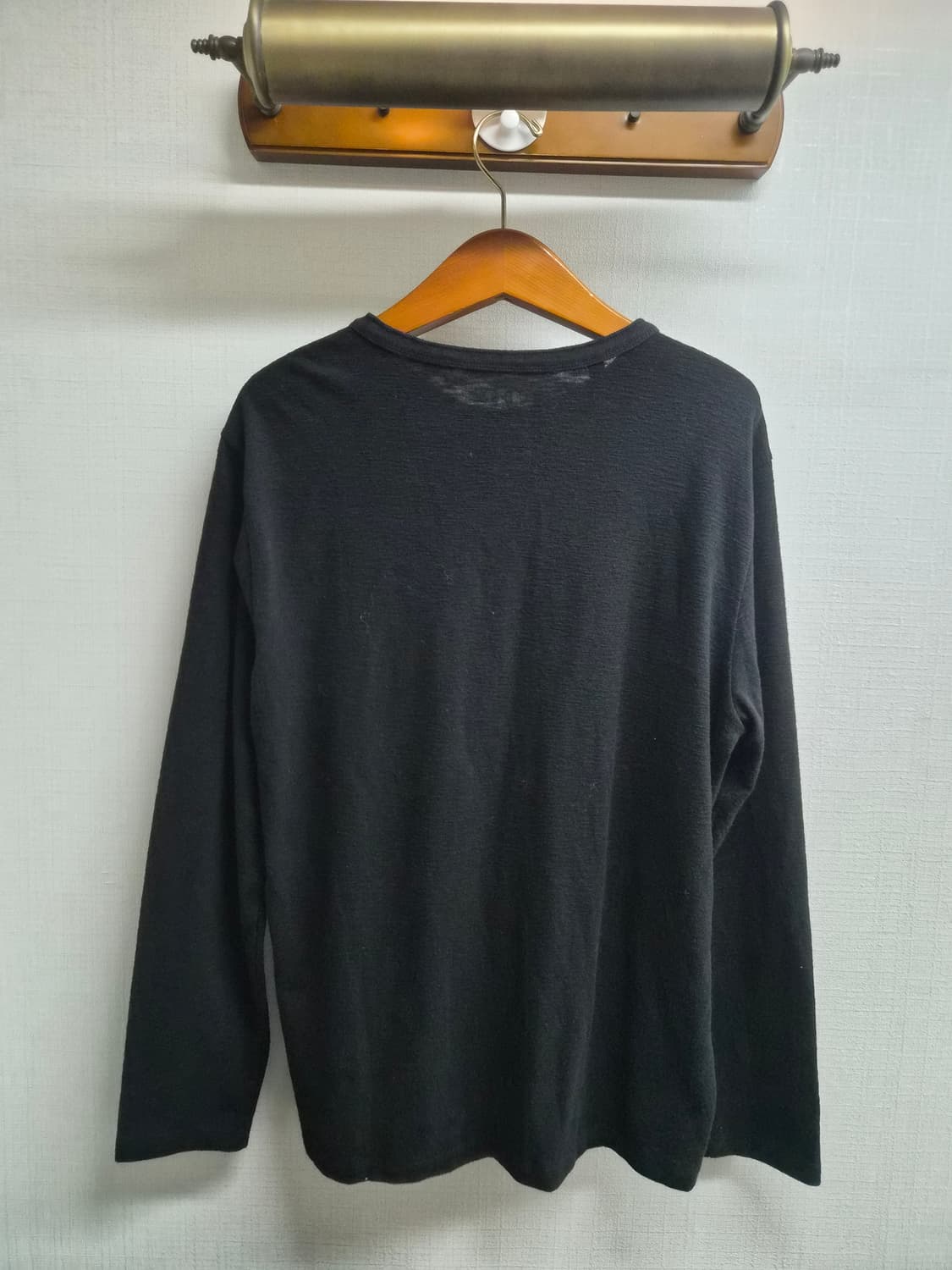 XL) 게스 헨리넥 긴팔 티셔츠 팝니다 상품이미지2