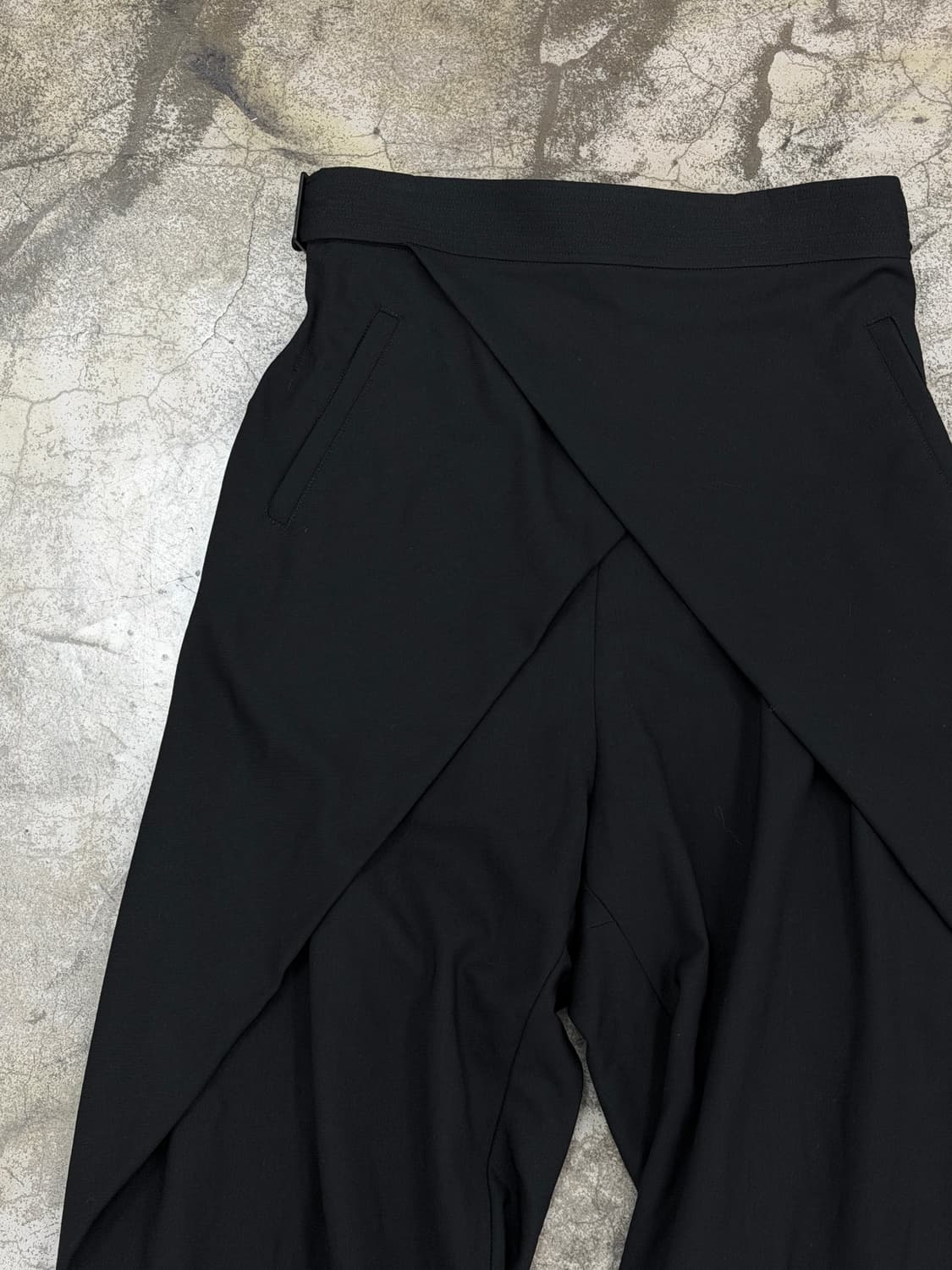 이세이미야케 크로스 패널 드레이프 팬츠 상품이미지2