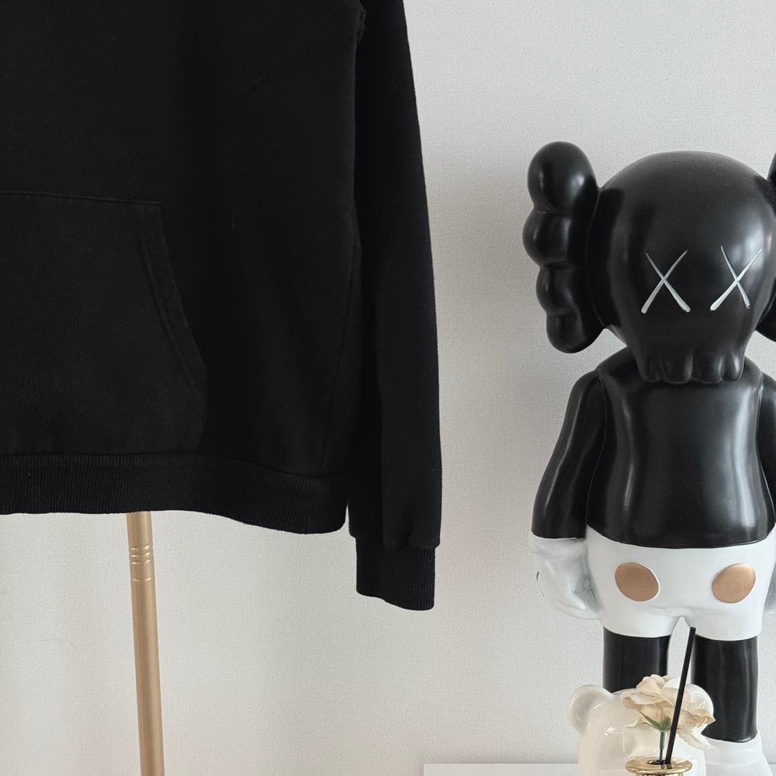 셀린느 백로고 후드 블랙 여성
L 사이즈 
드라이 완료 
새상품급 
 상품이미지6