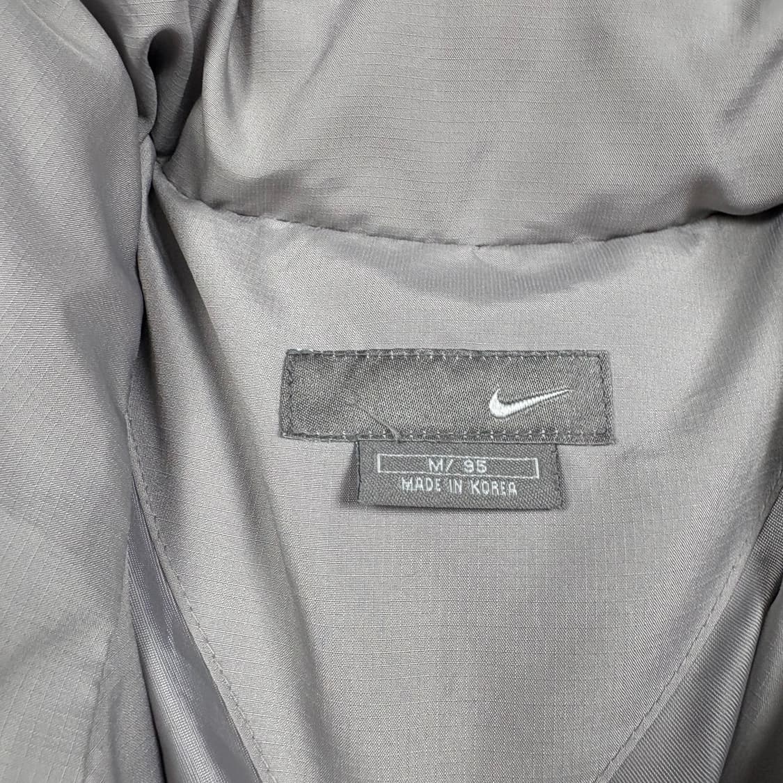 나이키00‘s 화이트컬러 솔로 스우시 푸퍼 패딩 상품이미지3