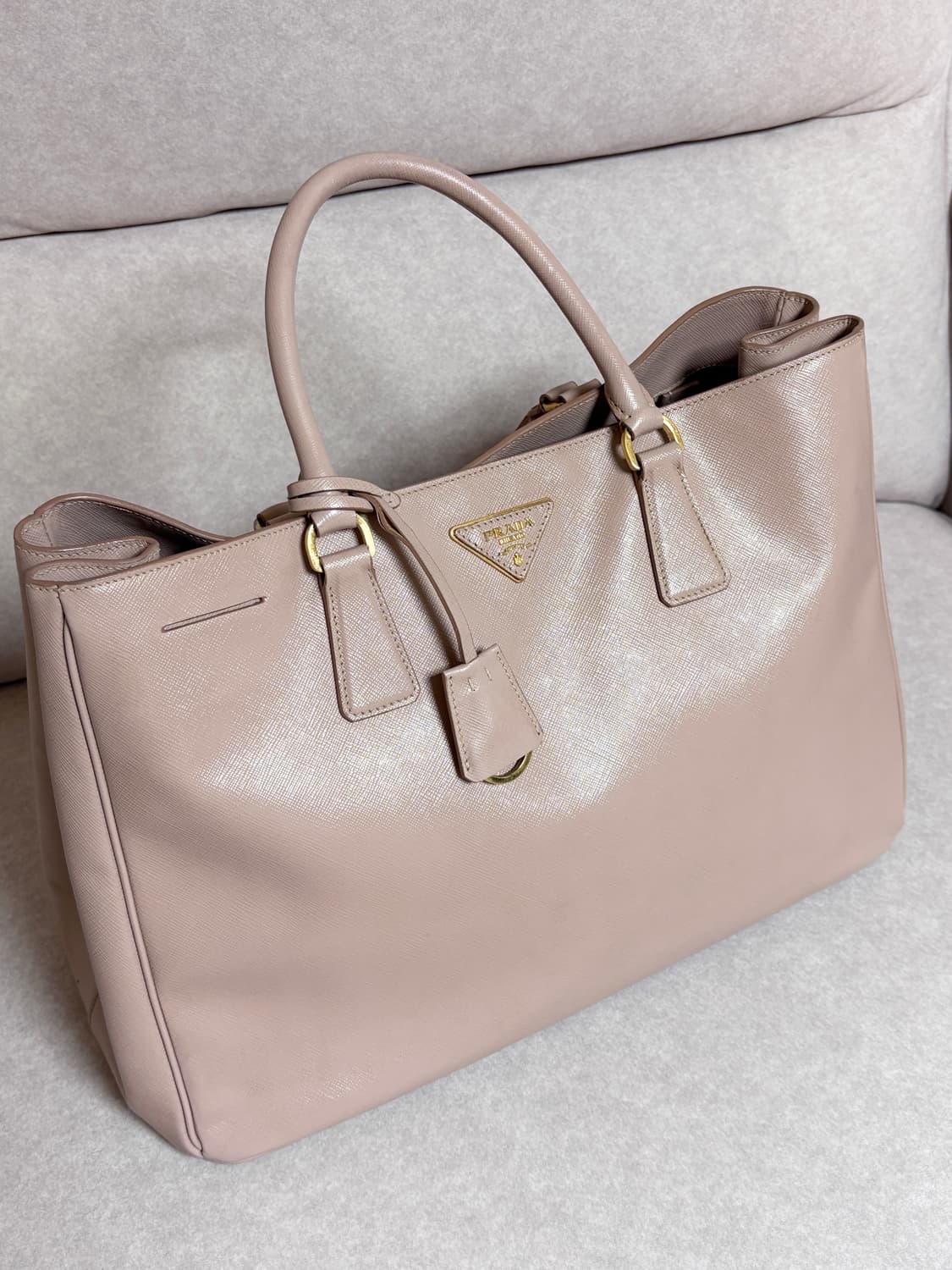프라다 럭스 사피아노 토트백 인디핑크 상품이미지1