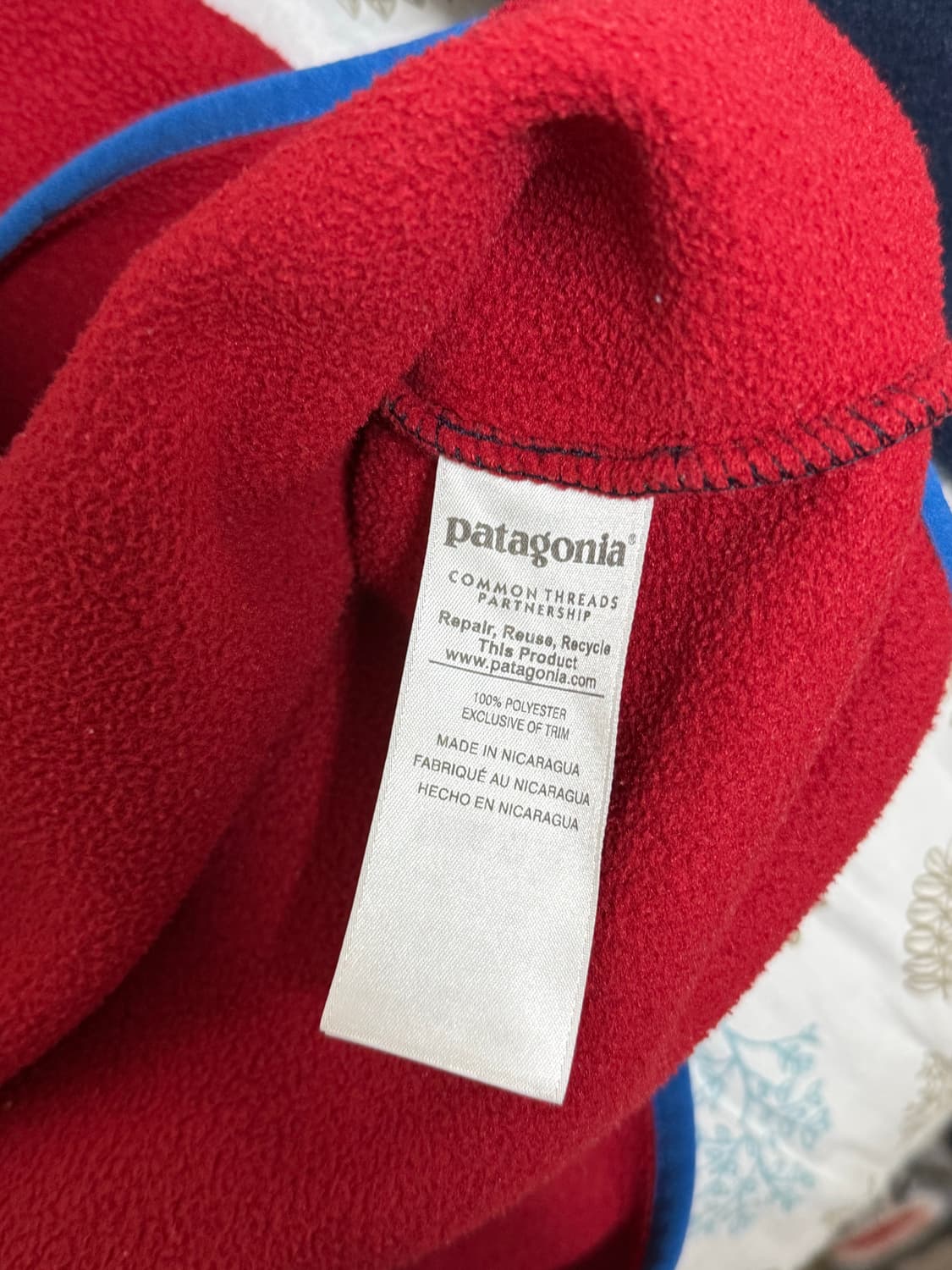 파타고니아 신칠라 L 네이비레드 켄달제너 상품이미지4