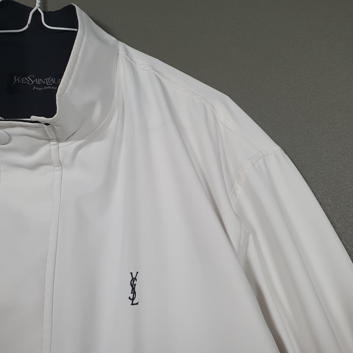 M (95) YSL 입생로랑 자수 로고 화이트 고급 폴리쉘 블루종 자켓 상품이미지2