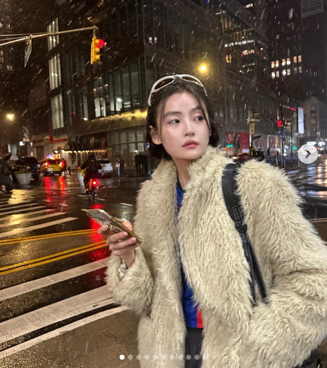 akol 아콜 CRINKLY FUR JACKET - BEIGE 상품이미지1