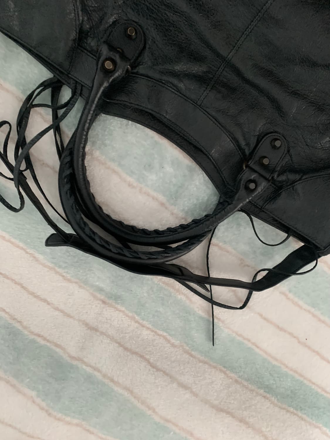 발렌시아가 라지 모터백 시티백 블랙 정품 상품이미지9