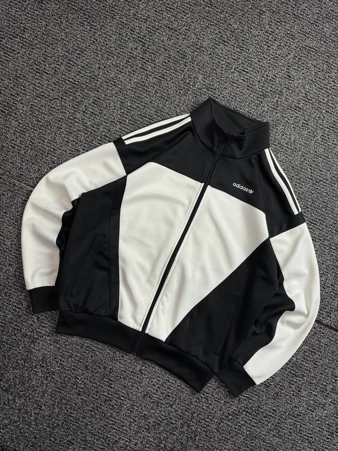 아디다스 클래식 흰검 배색 트랙탑 져지 2091 상품이미지1