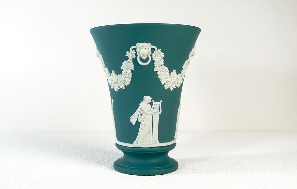 [영국엔틱] 웨지우드 제스퍼웨어 틸그린 사자머리 라지 베이스 화병 상품이미지1