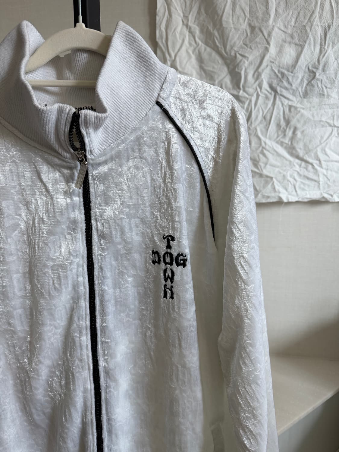 도그타운 화이트 벨벳 집업 상품이미지3