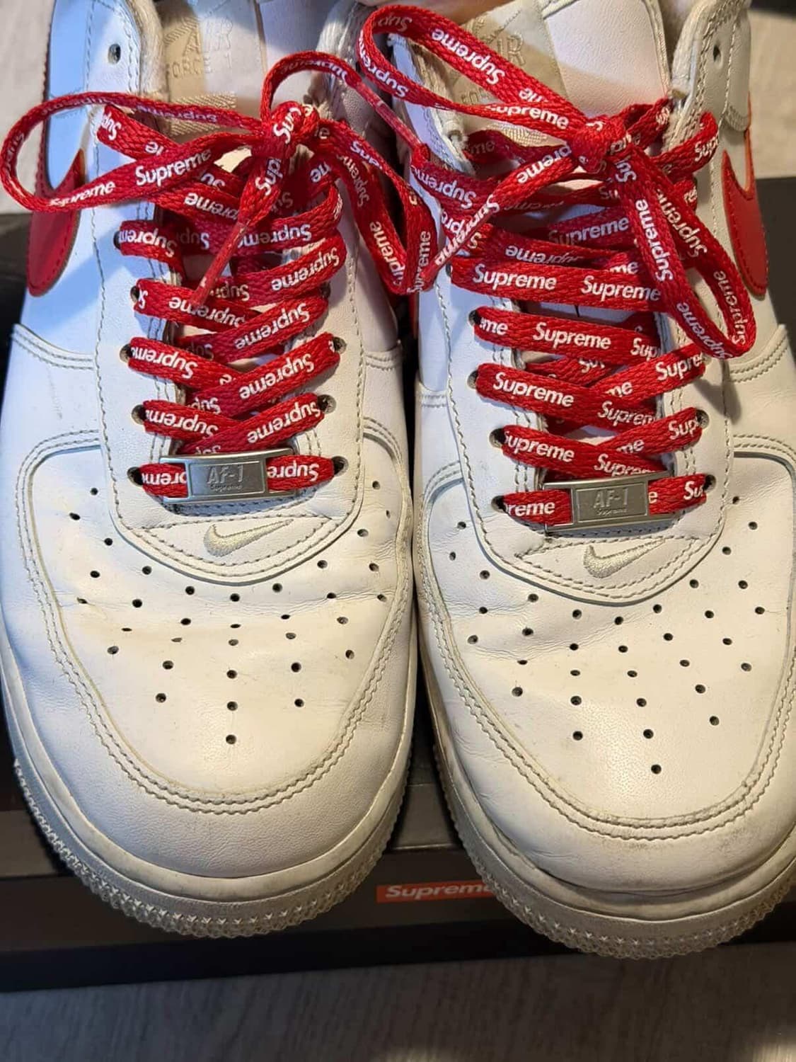 나이키x슈프림 에어포스 1 로우 화이트 스피드 레드-상하이 스토어 한정 상품이미지8