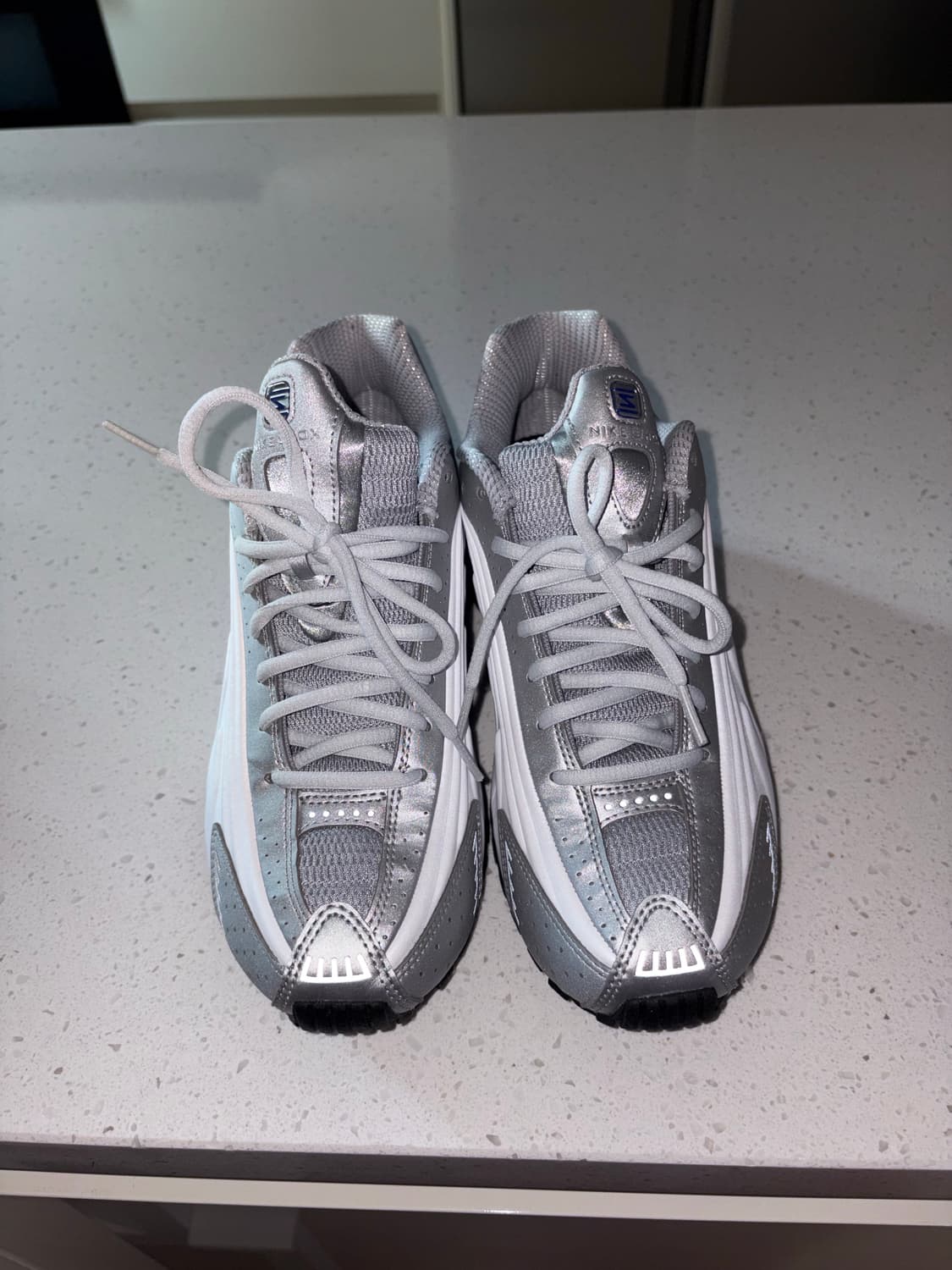 나이키 샥스 R4 255사이즈 판매합니덩 상품이미지2