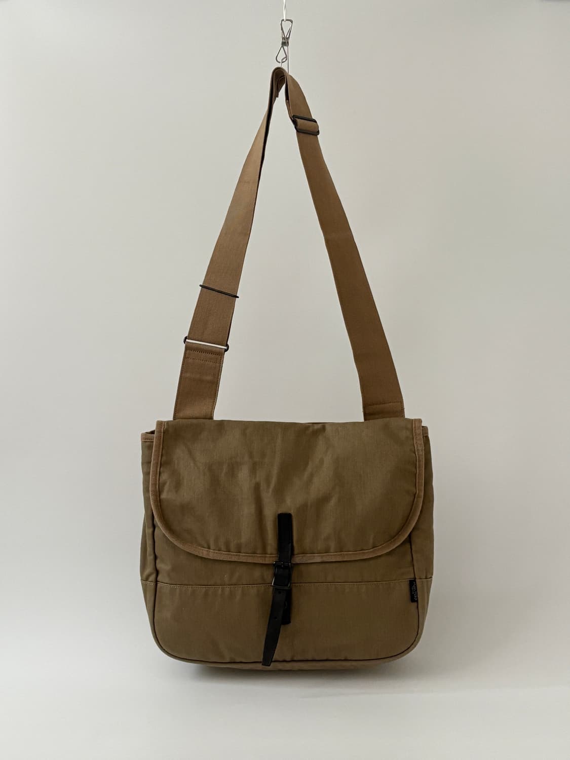 Canvas Shoulder Bag (Beige) 상품이미지1