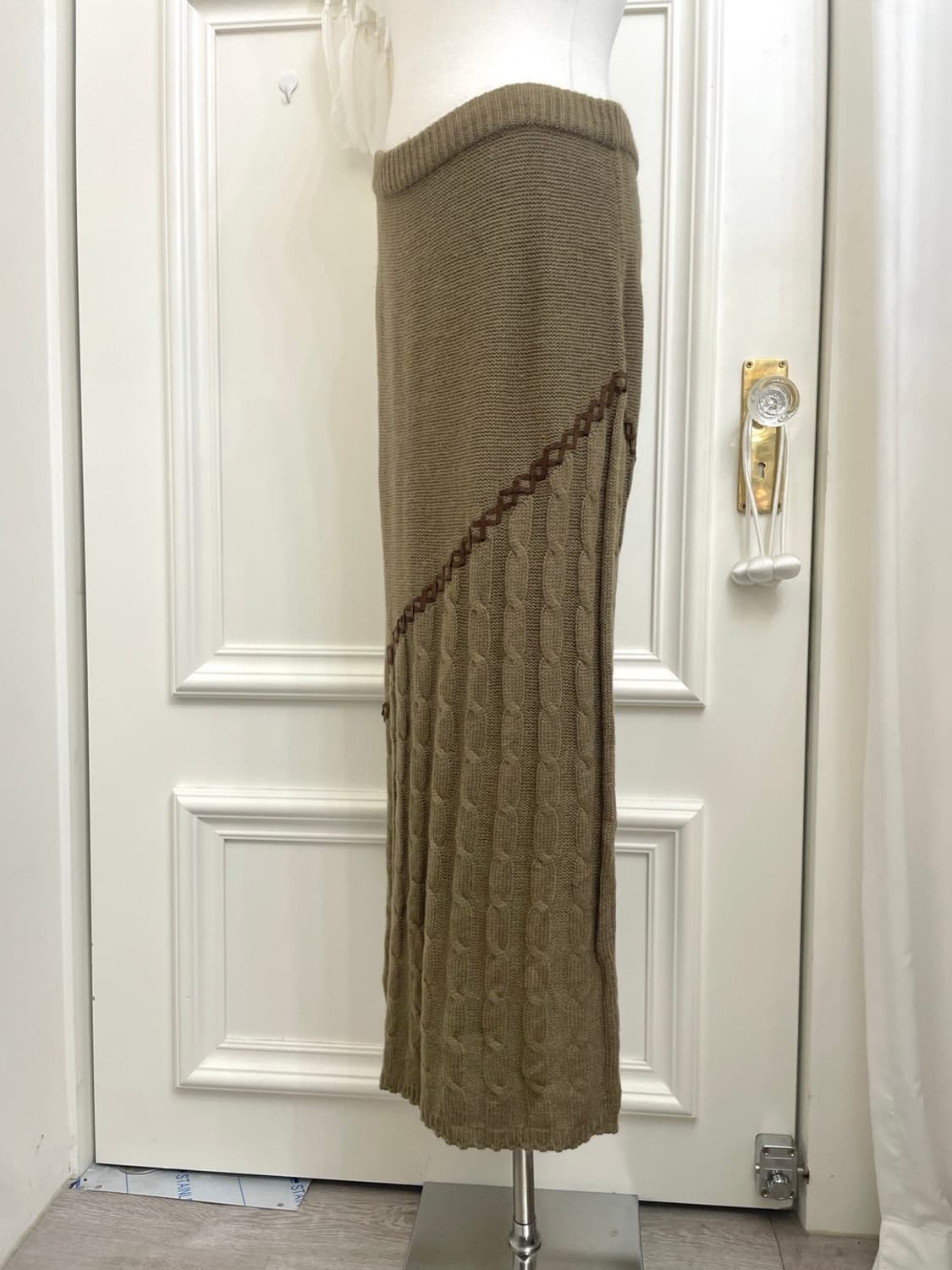 brown twist point mori long skirt 상품이미지2