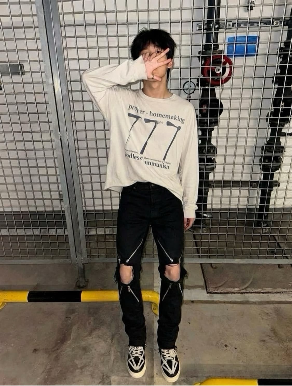 ( 레어 )언더커버 25ss 스트레치 무릎홀 4 Zip 블랙진 상품이미지2