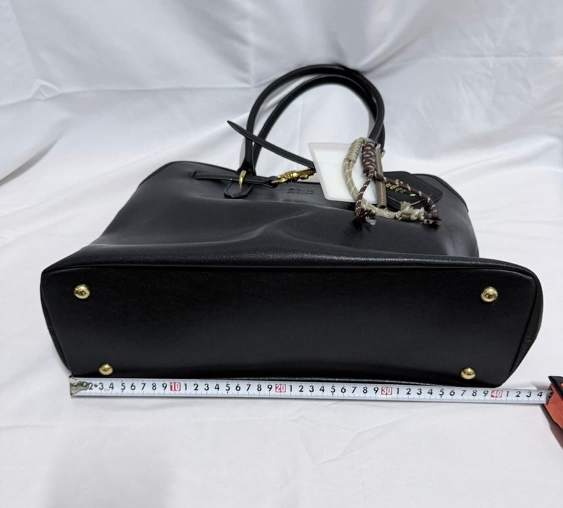 미우미우 아방뛰르 라지 블랙 상품이미지5