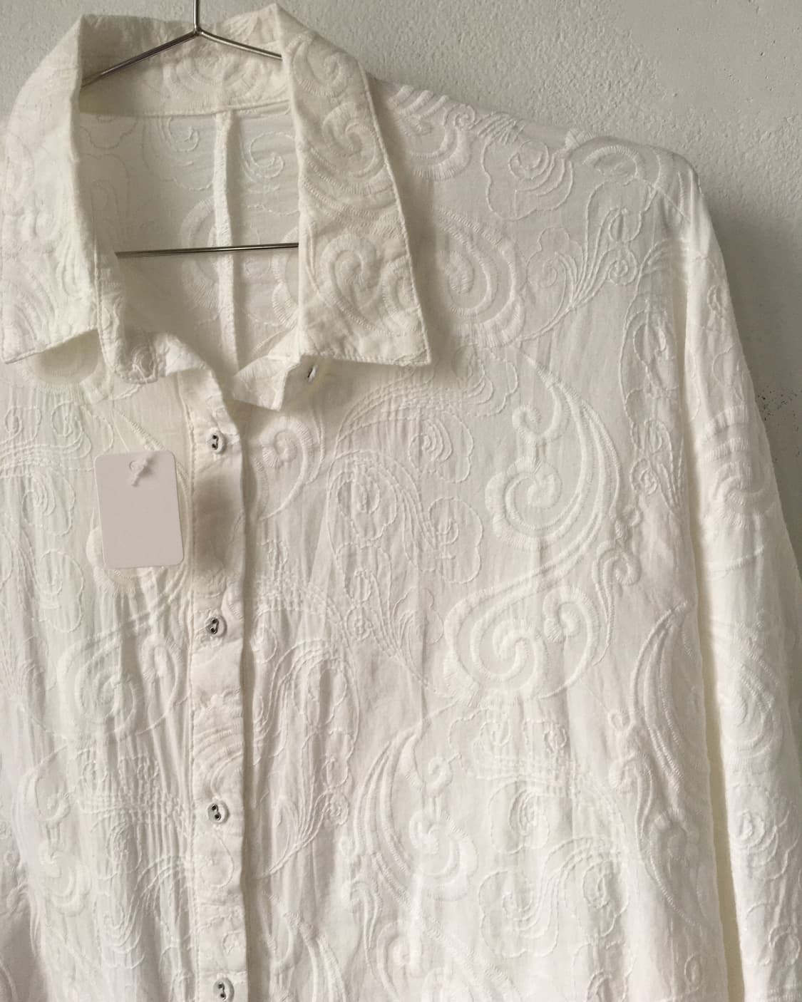 Ornament pattern embroidery shirt 상품이미지1