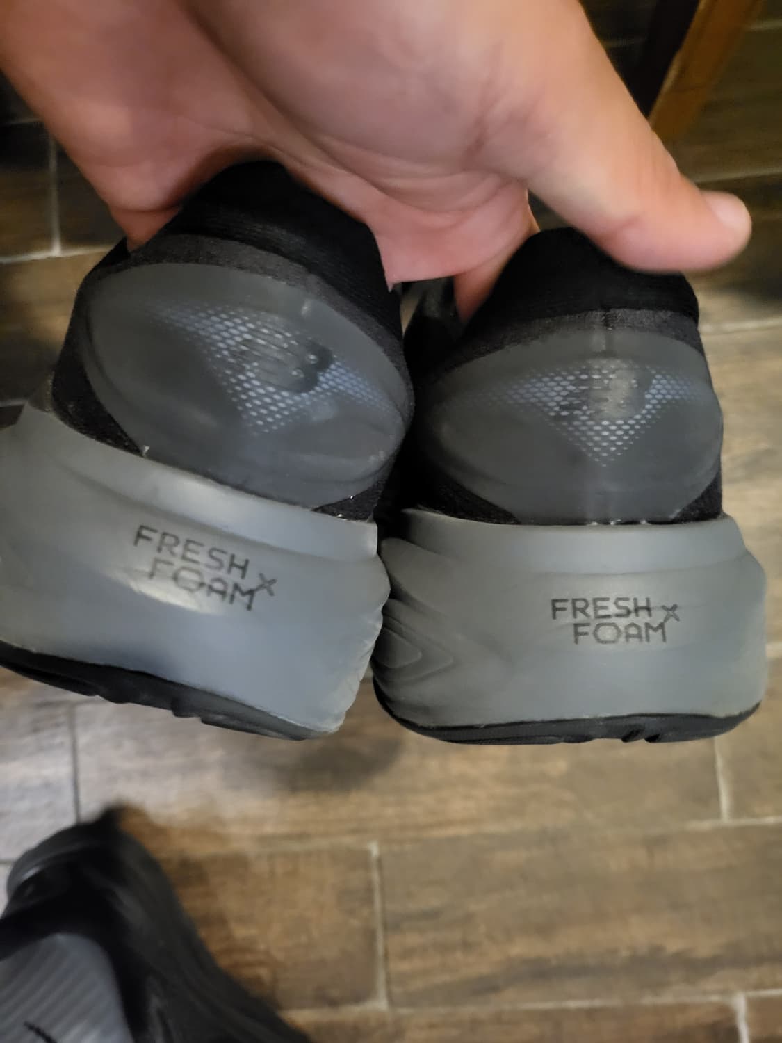 뉴발란스 블랙 운동화 남성용275 상품이미지3