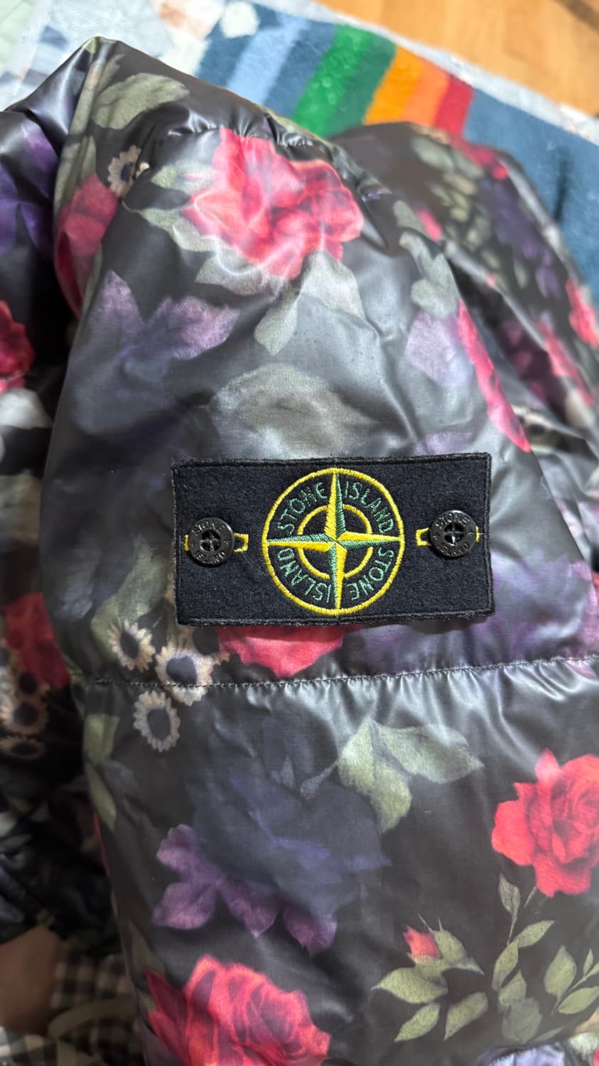 슈프림 × 스톤아일랜드 플라워 패딩 상품이미지4