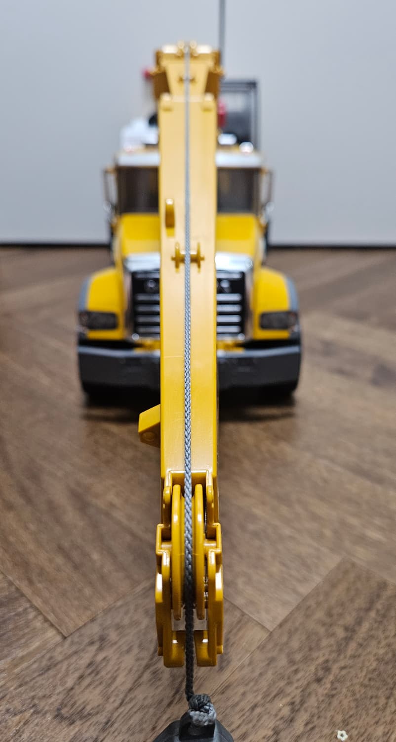 브루더 MACK 크레인 트럭 (LIEBHERR) 상품이미지2