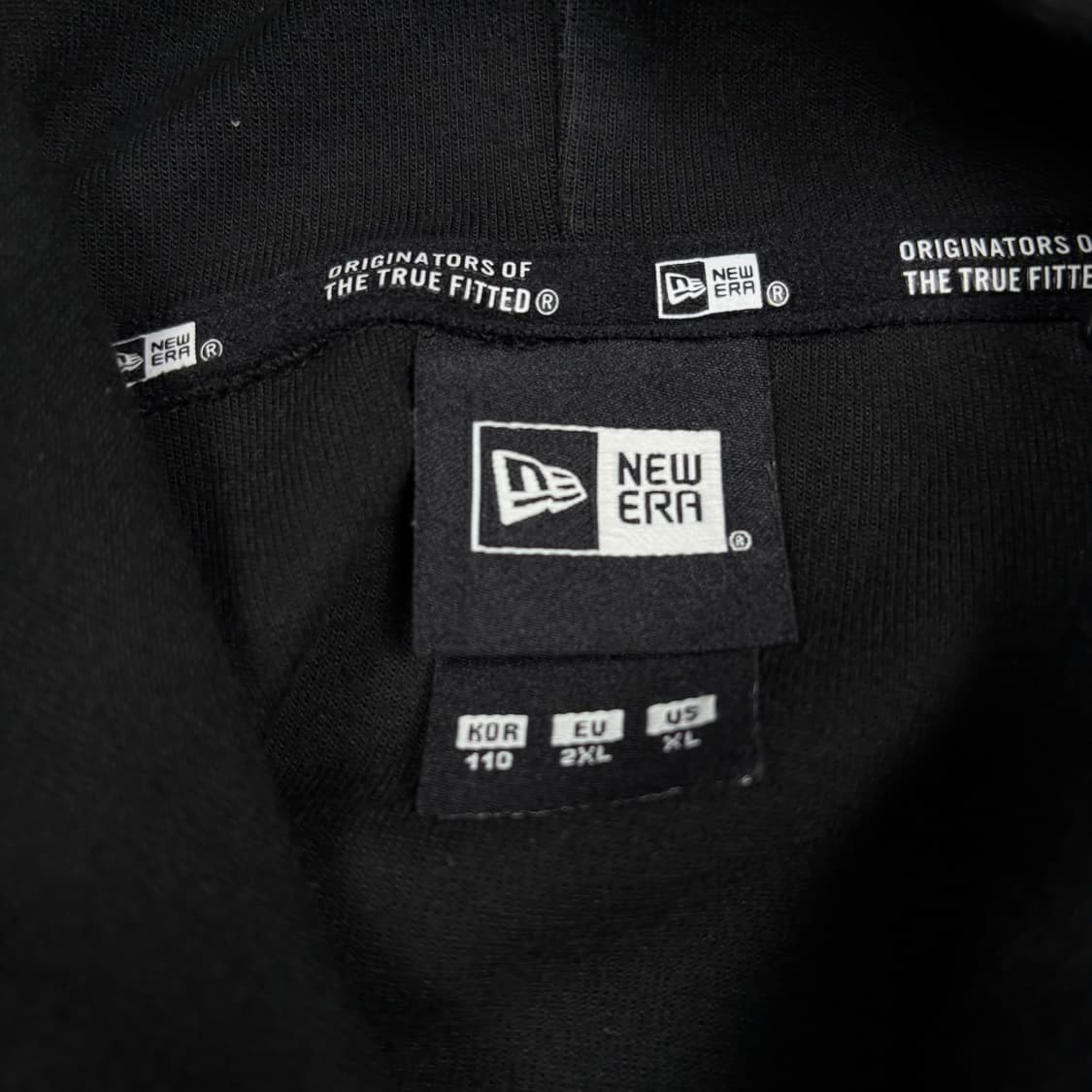 뉴에라 블랙컬러 양키스 후드티 상품이미지3
