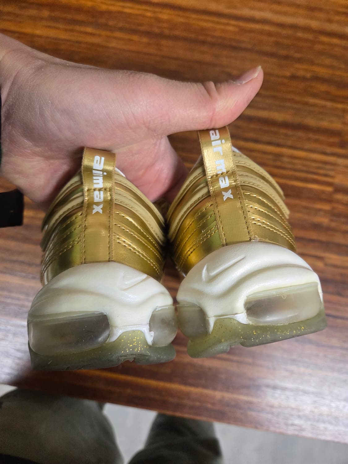 나이키 에어맥스 97 메탈릭골드 240 상품이미지4